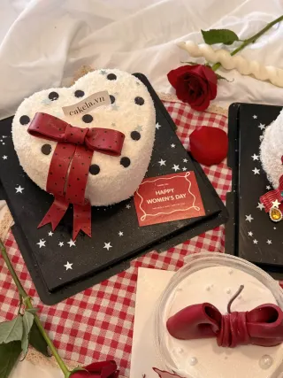 Bánh 20/10 2026 🥀 - Cakela